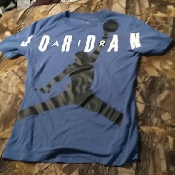 1. Michael Jordan 23 T Shirt 2. M.J T Shirt - Picture 2 of 2